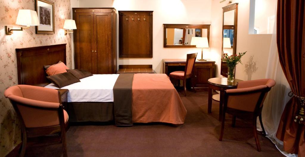 Hotel Kasyno 야로친 객실 사진